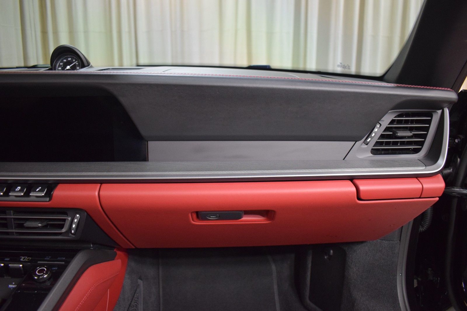 Thumbnail: 2024 Porsche 911 - 24