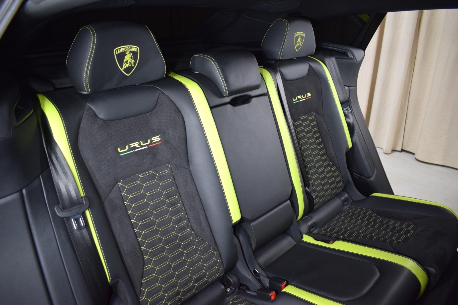 Thumbnail: 2022 Lamborghini Urus - 17