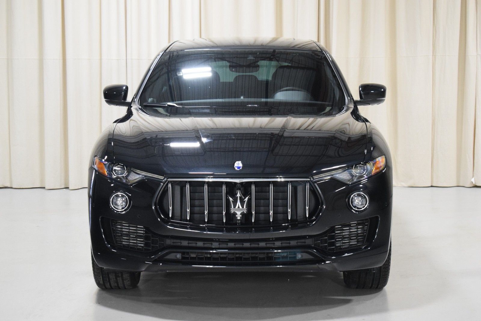 Thumbnail: 2023 Maserati Levante - 8