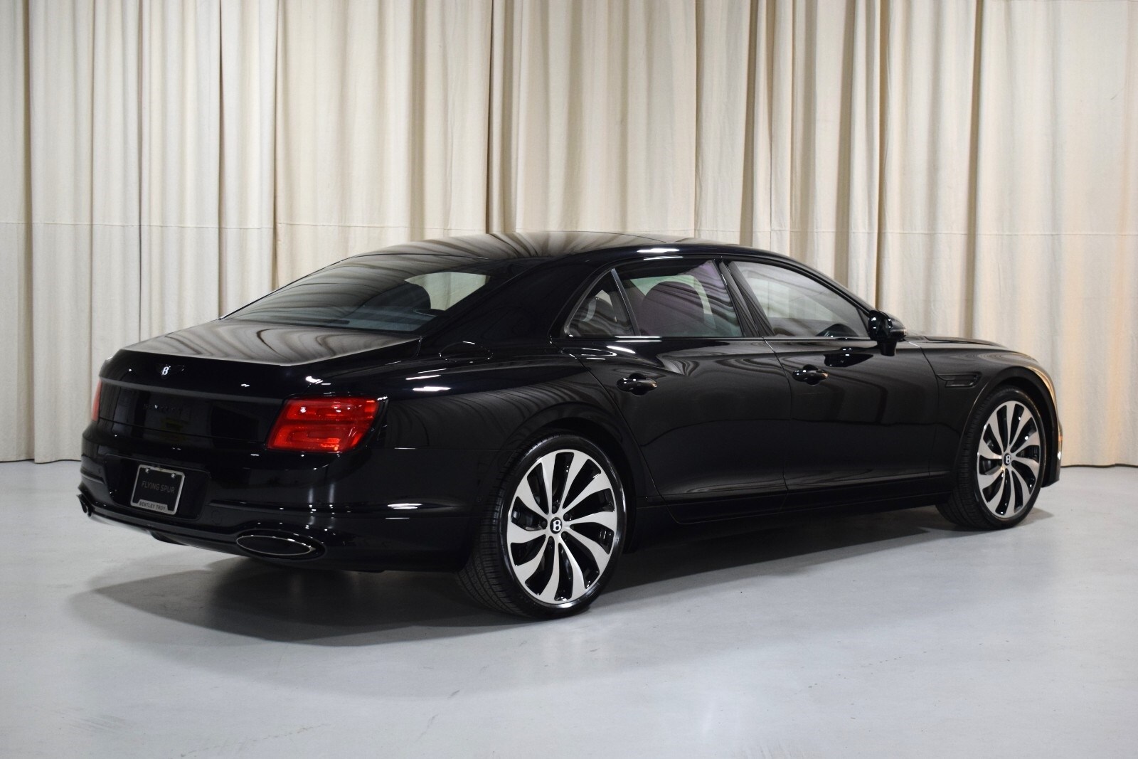 2026 Bentley Flying Spur photo 2