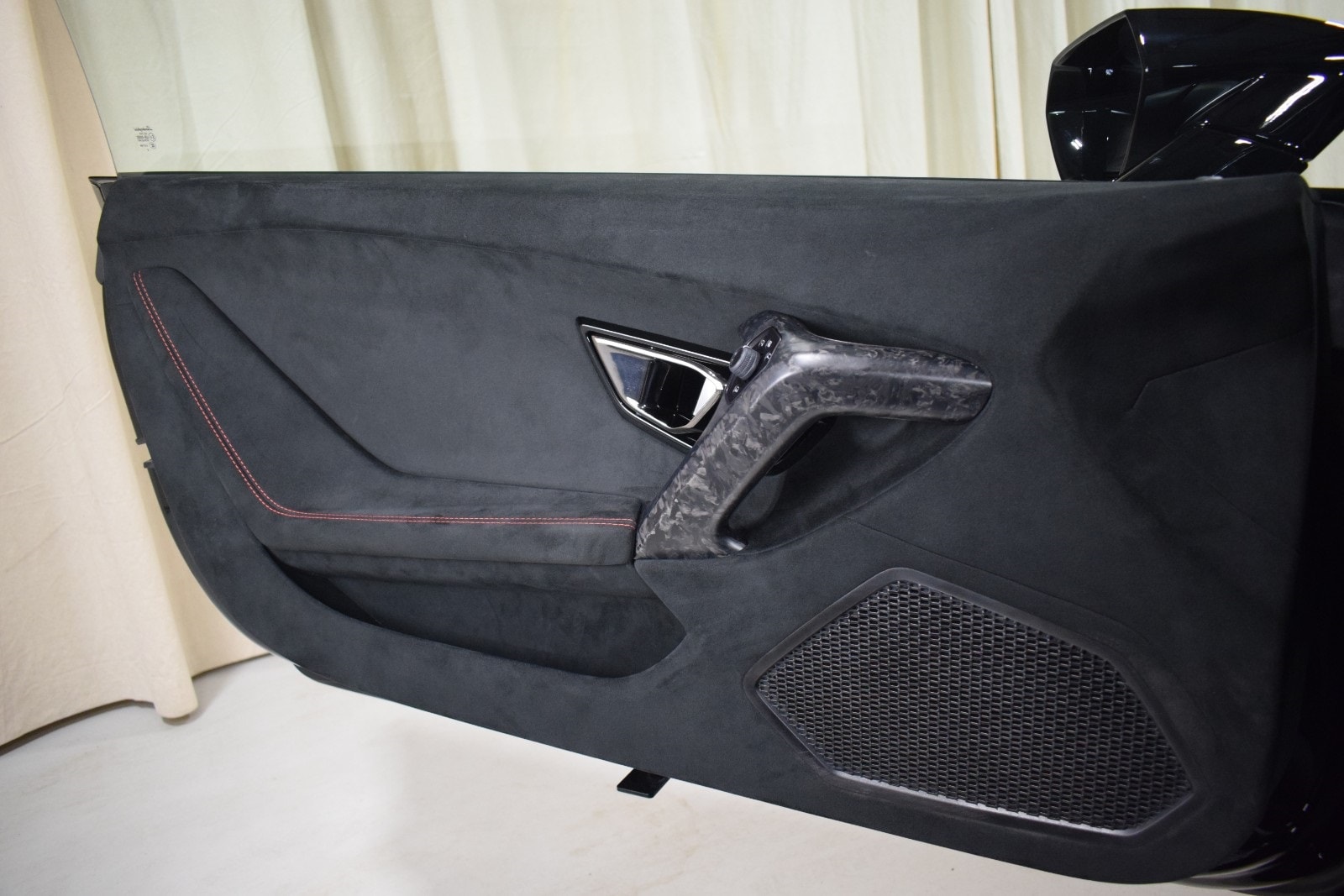 Thumbnail: 2019 Lamborghini Huracan - 36