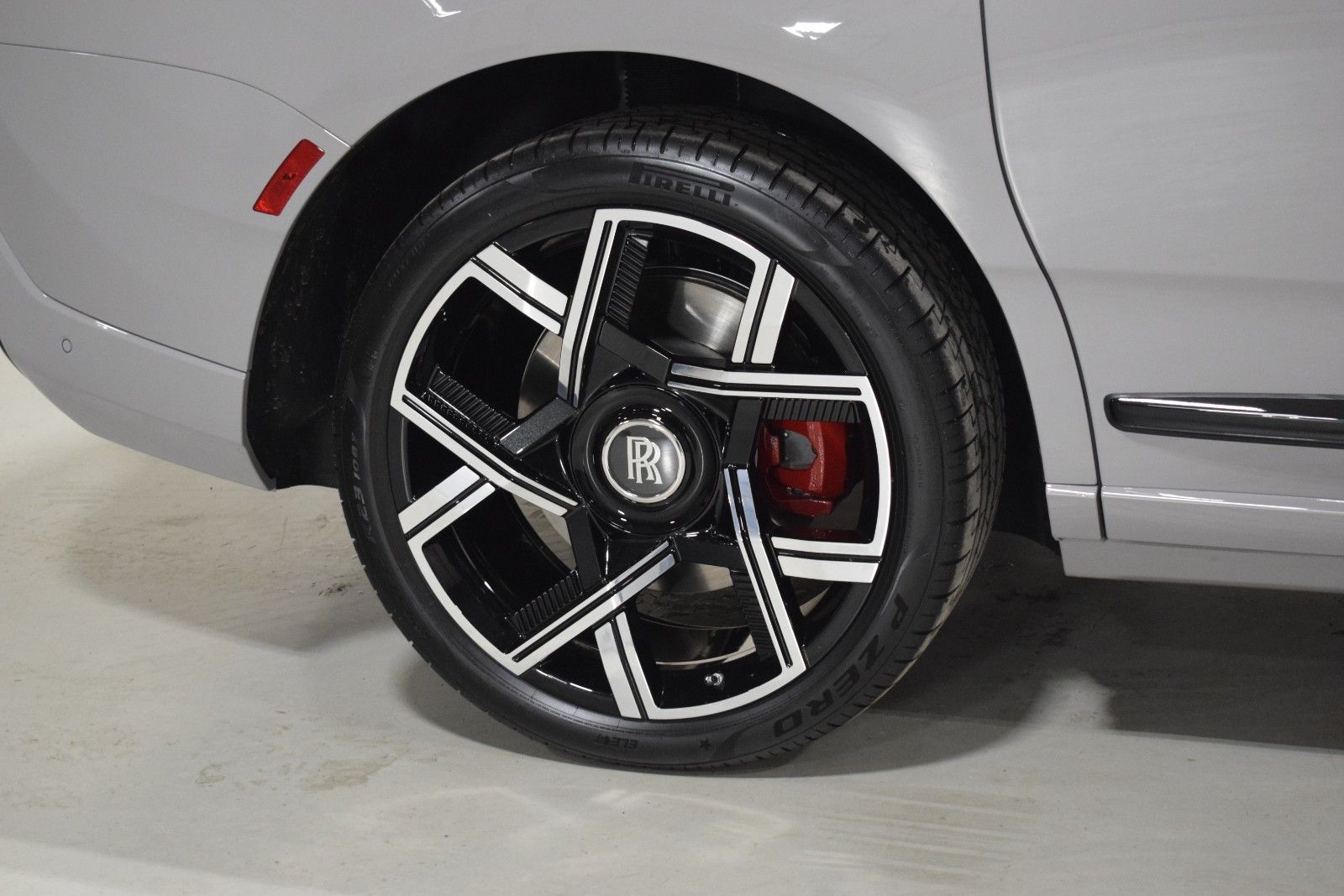 2026 Rolls-Royce Cullinan Black Badge - Photo 13