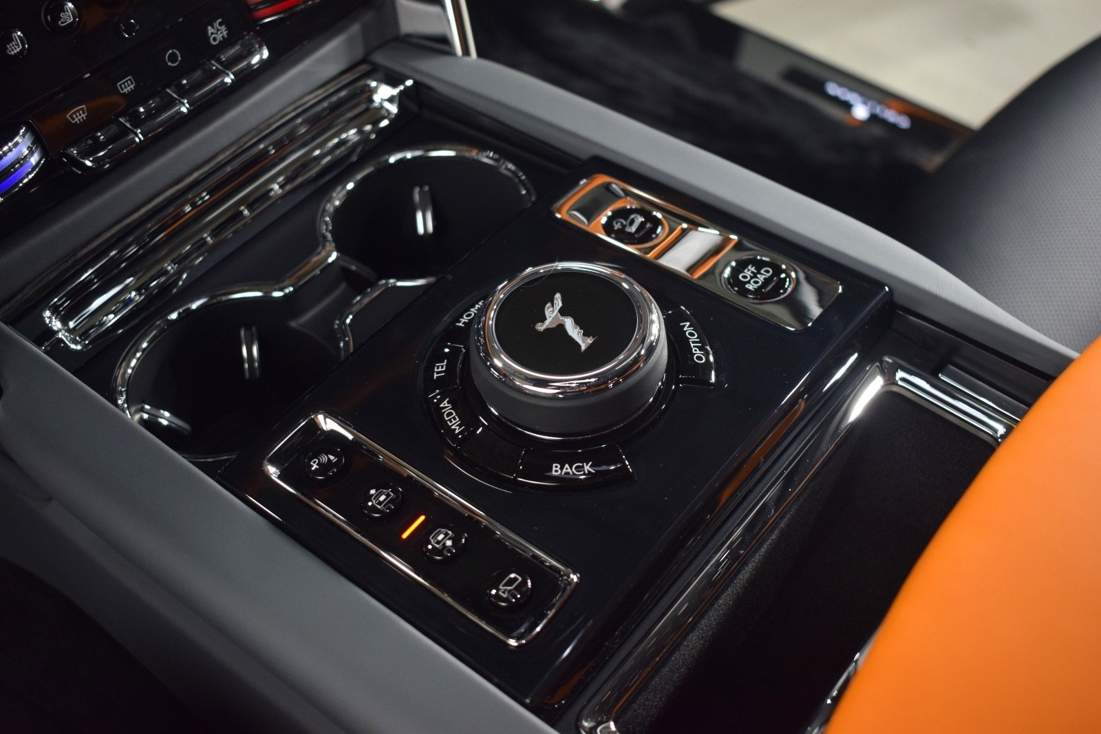 Thumbnail: 2026 Rolls-Royce Cullinan - 37