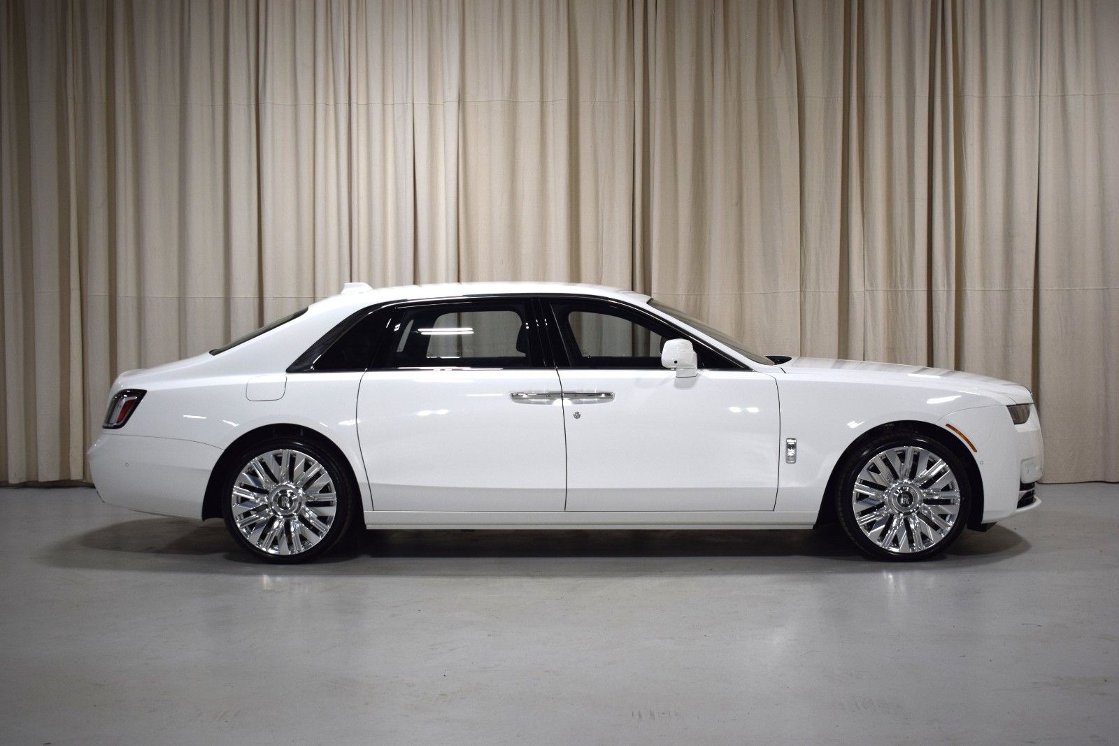 Thumbnail: 2026 Rolls-Royce Ghost - 13
