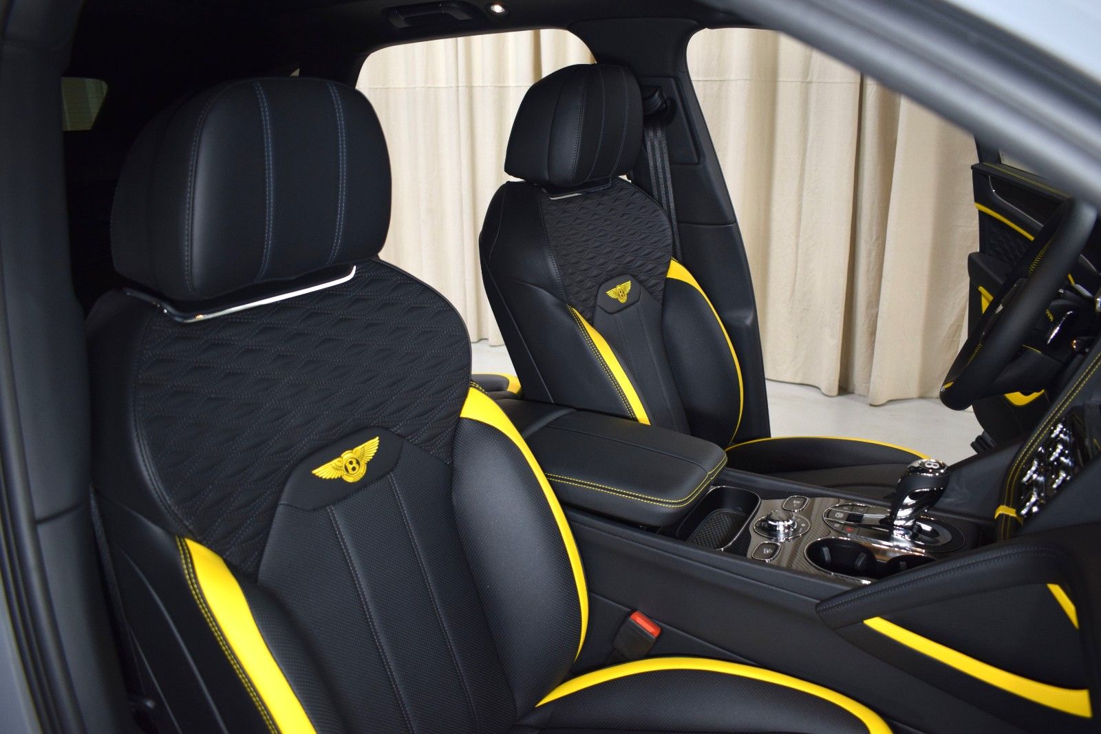 Thumbnail: 2026 Bentley Bentayga - 24