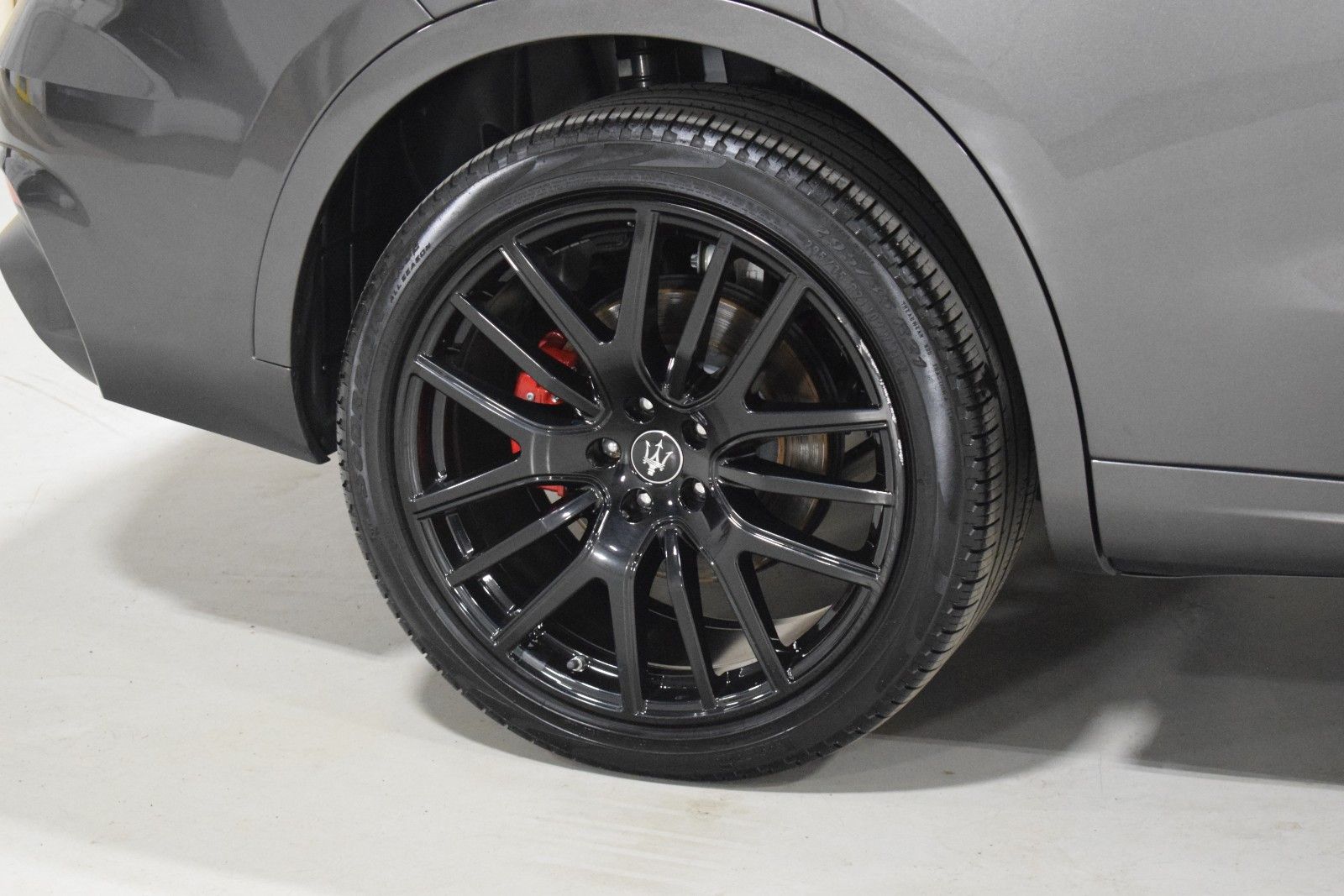 Thumbnail: 2022 Maserati Levante - 16