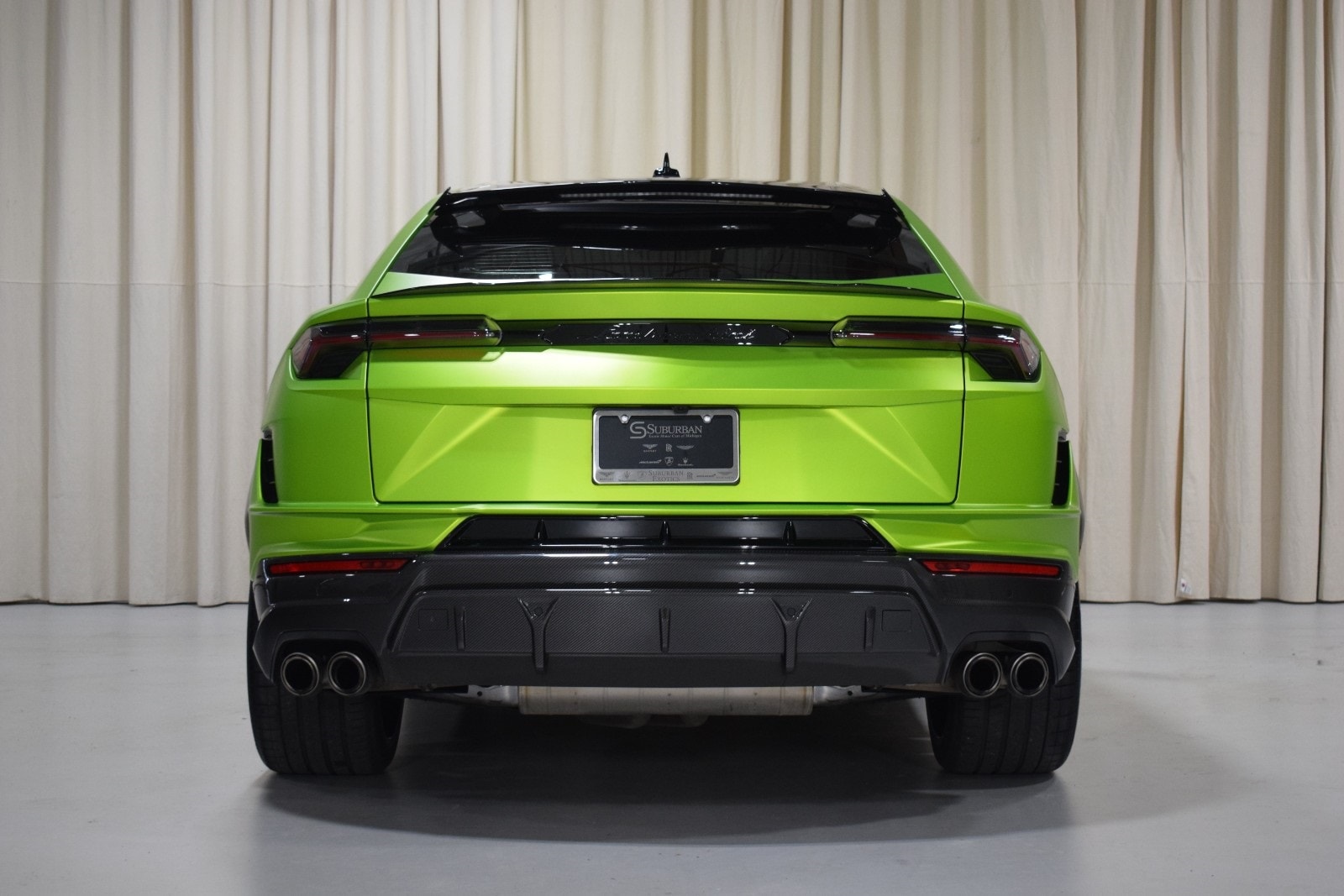Thumbnail: 2023 Lamborghini Urus - 14