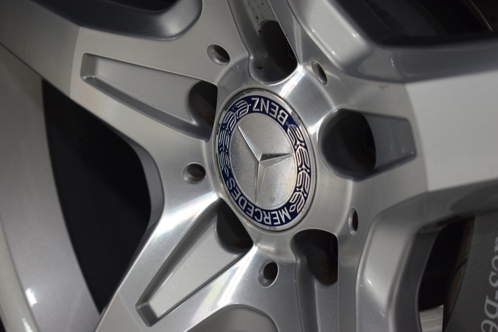 Thumbnail: 2013 Mercedes-Benz SL-Class - 18