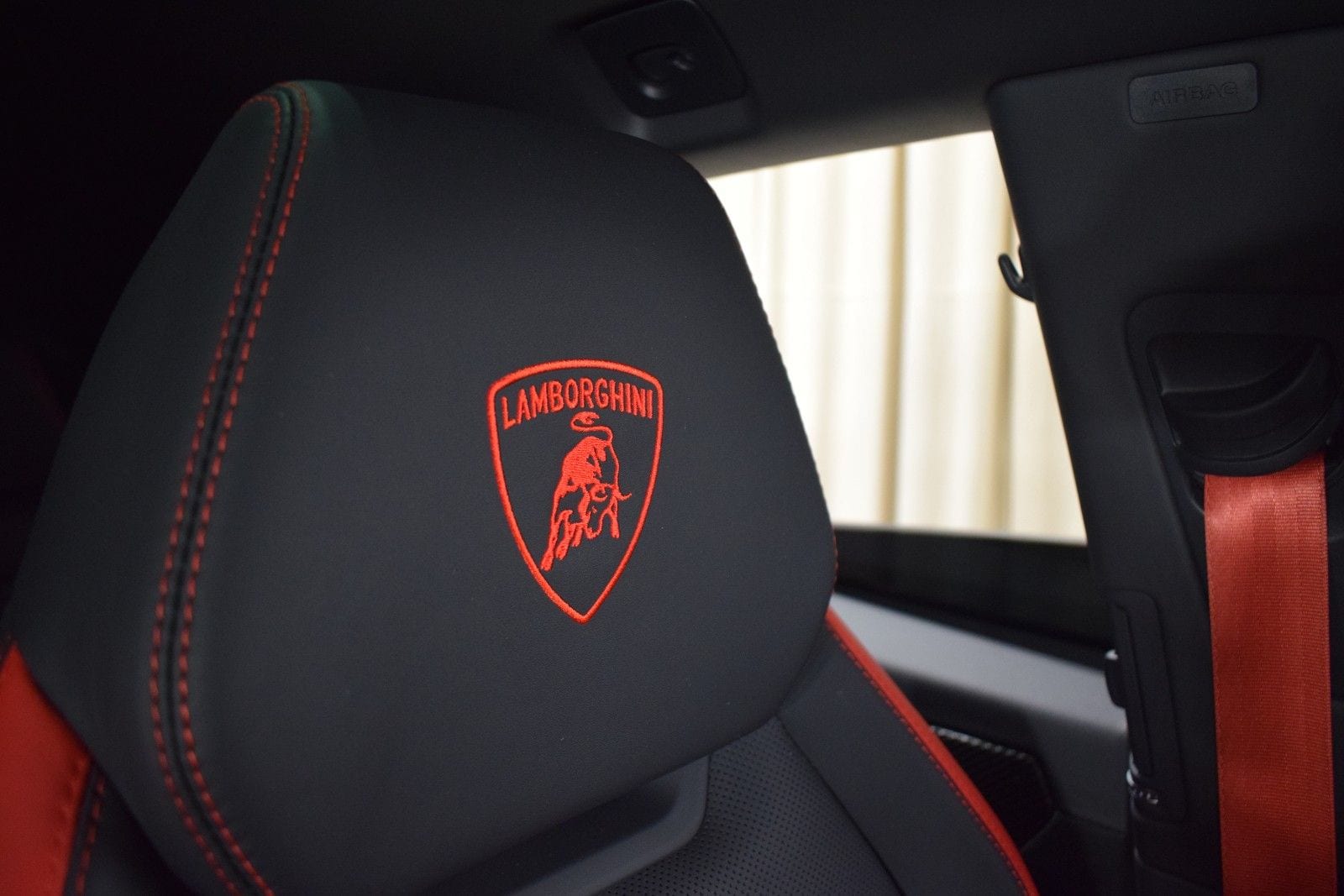 Thumbnail: 2024 Lamborghini Urus - 36