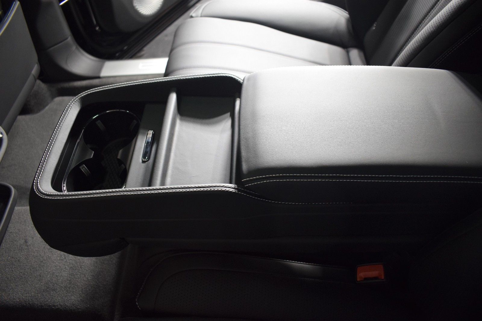 Thumbnail: 2024 Bentley Bentayga - 21