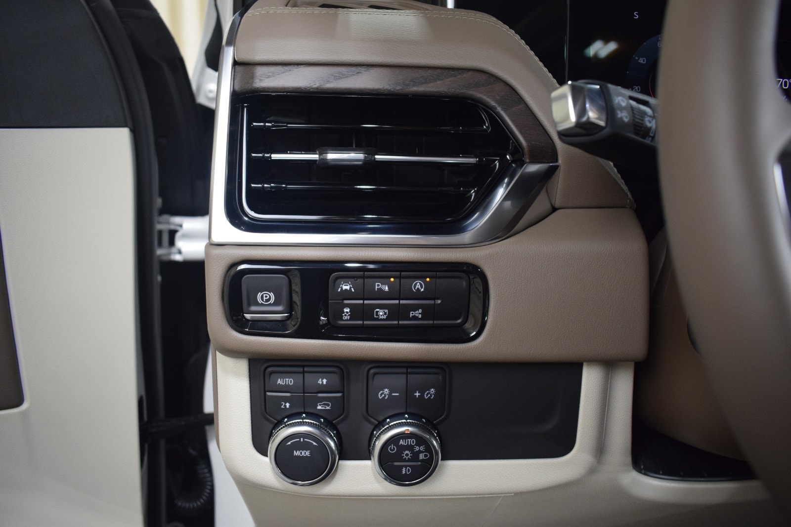 Thumbnail: 2025 GMC Yukon - 31
