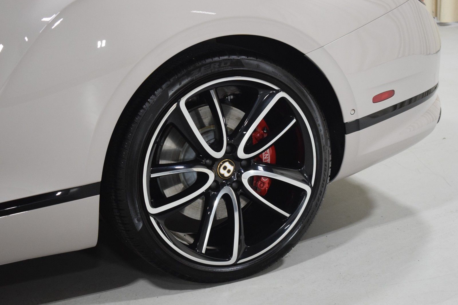 Thumbnail: 2020 Bentley Continental - 17