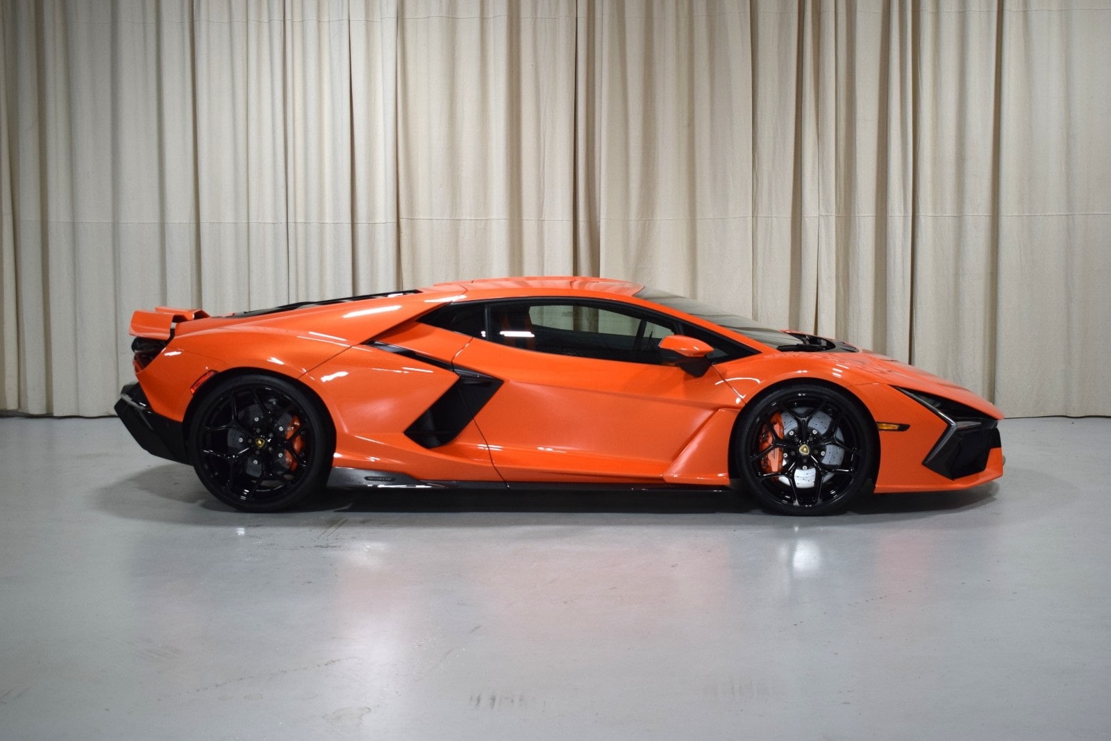 Thumbnail: 2025 Lamborghini  - 14