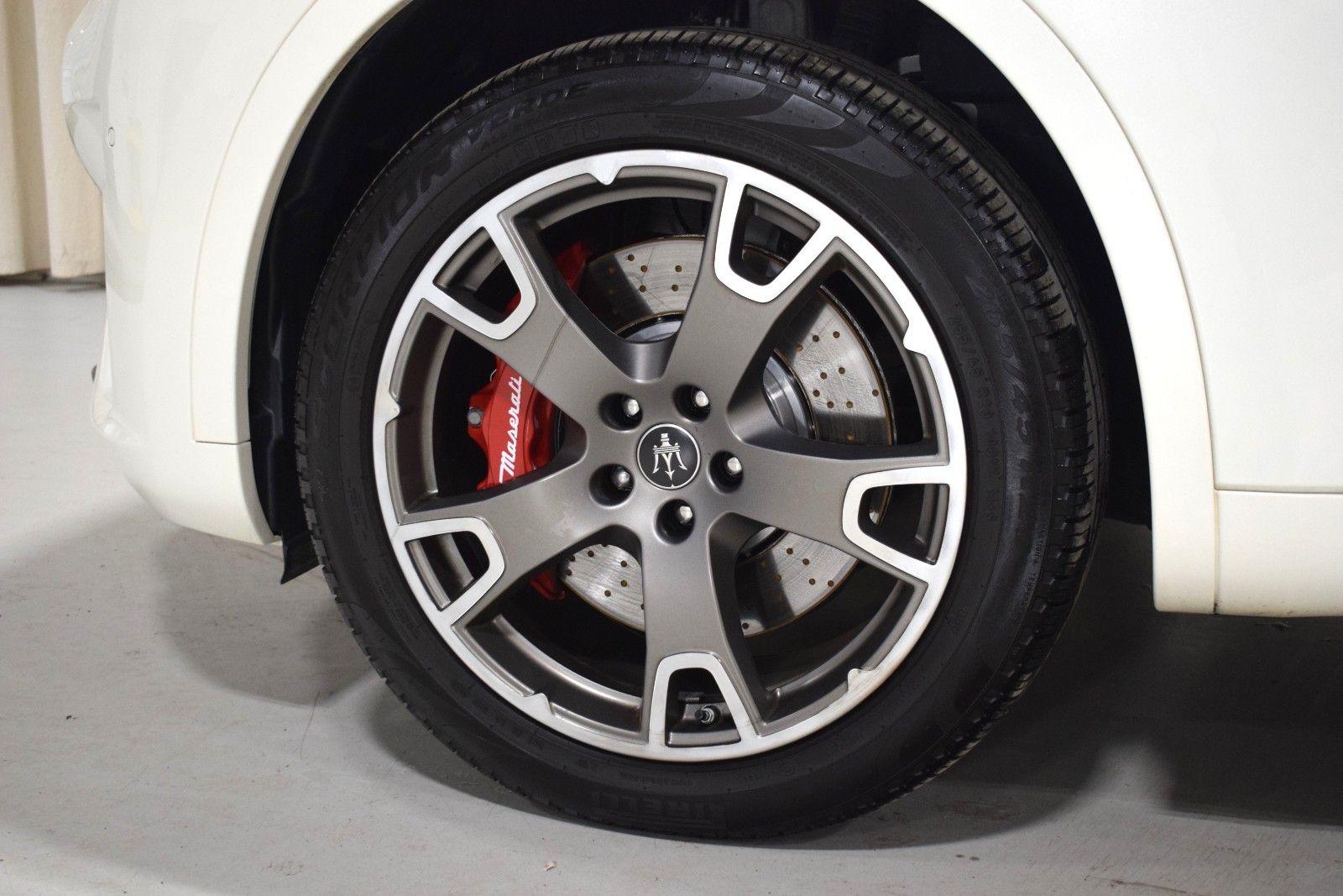 Thumbnail: 2022 Maserati Levante - 6