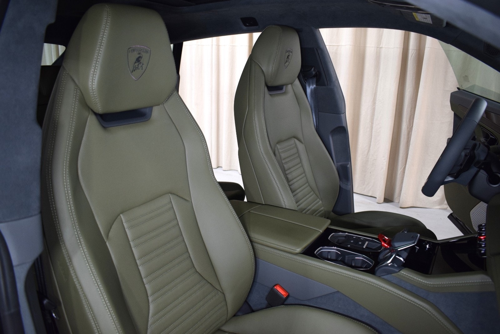 Thumbnail: 2025 Lamborghini Urus - 22