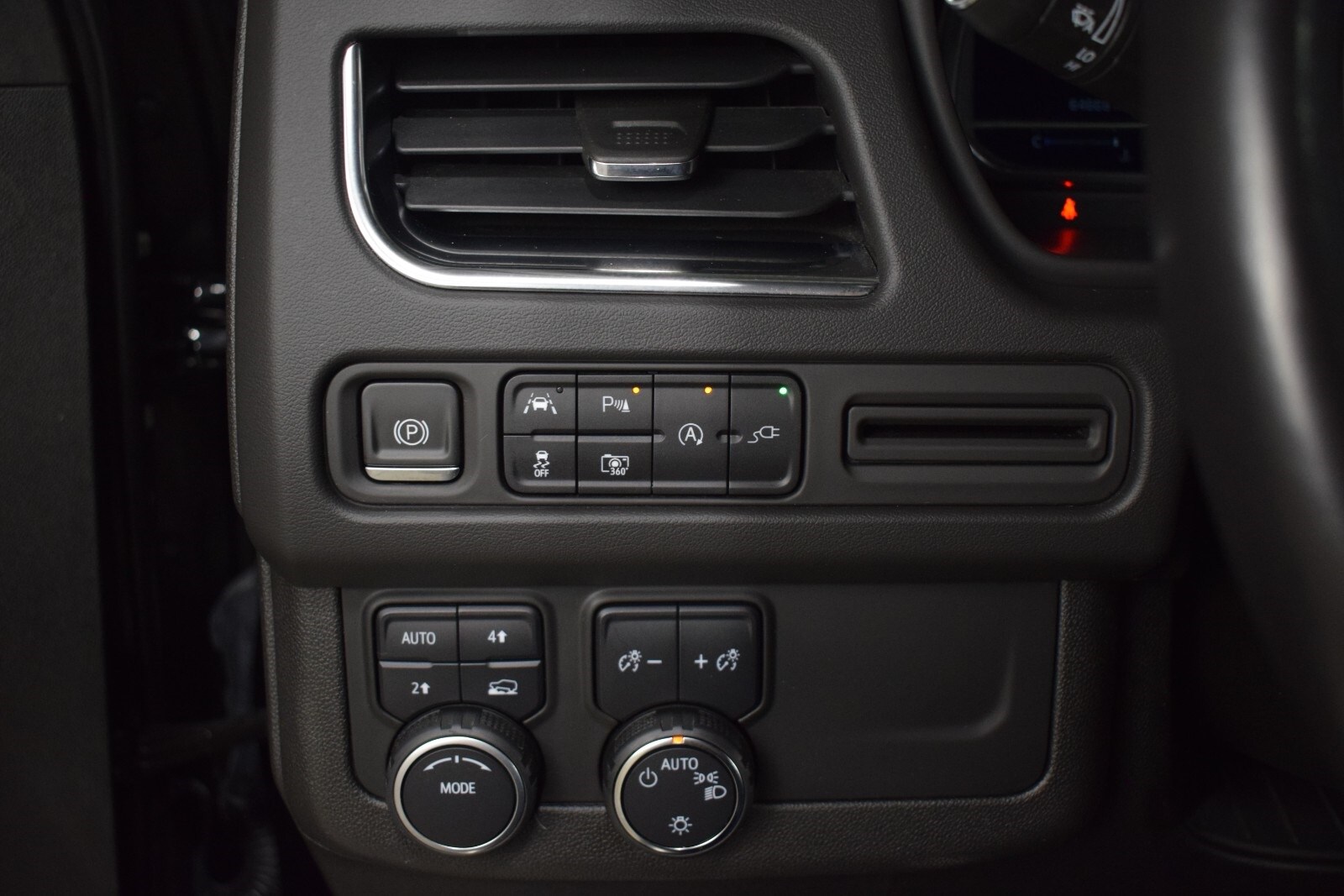 Thumbnail: 2022 Chevrolet Tahoe - 27