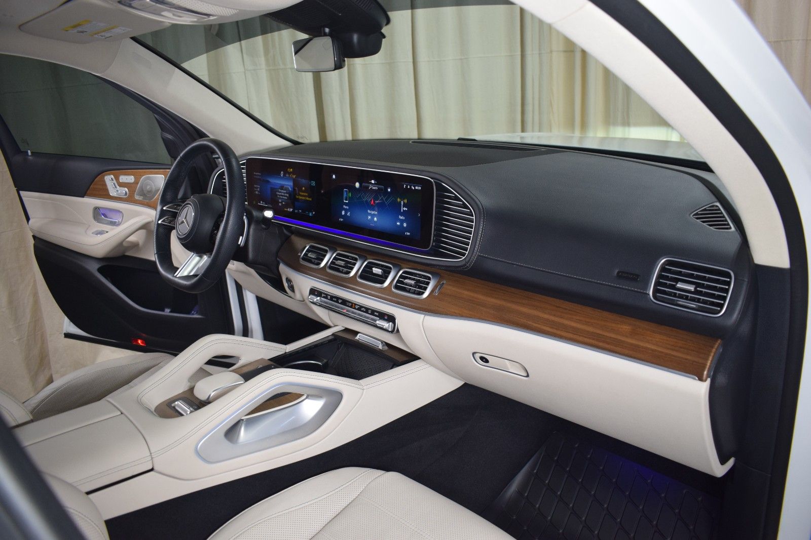 Thumbnail: 2025 Mercedes-Benz GLS - 25