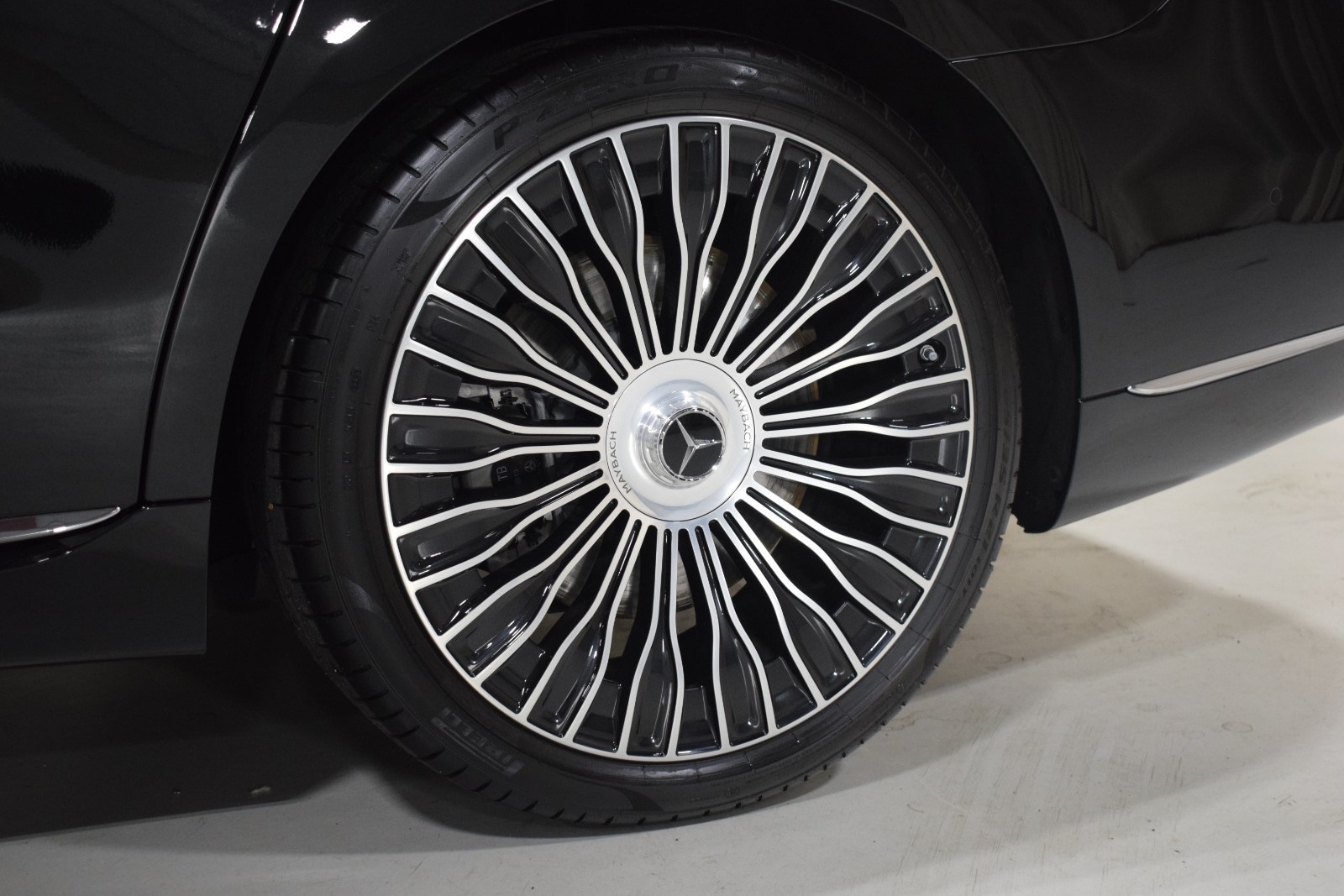 Thumbnail: 2024 Mercedes-Benz S-Class - 7