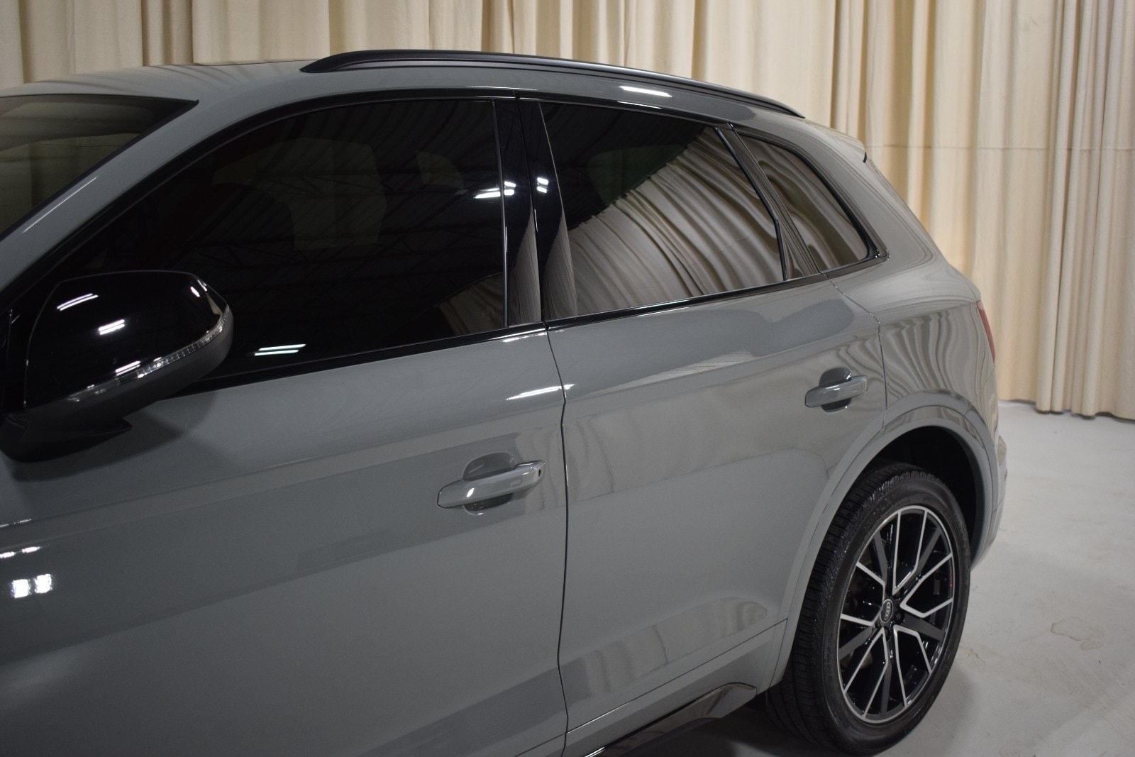 Thumbnail: 2022 Audi SQ5 - 2