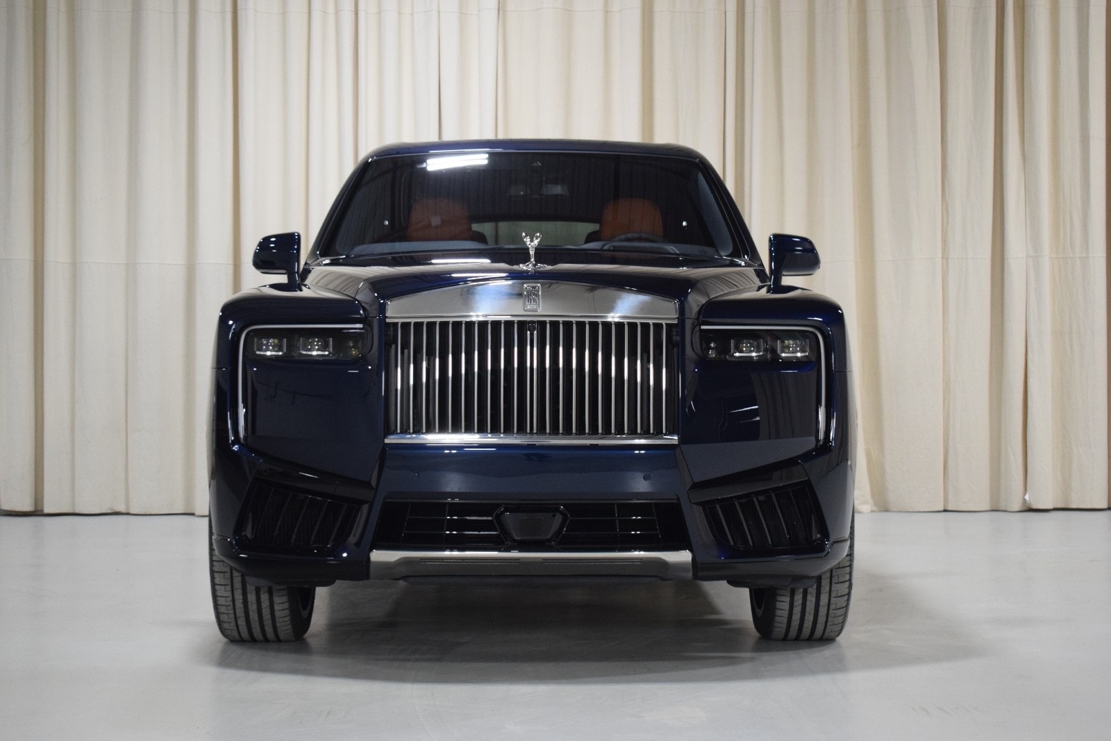 Thumbnail: 2026 Rolls-Royce Cullinan - 10