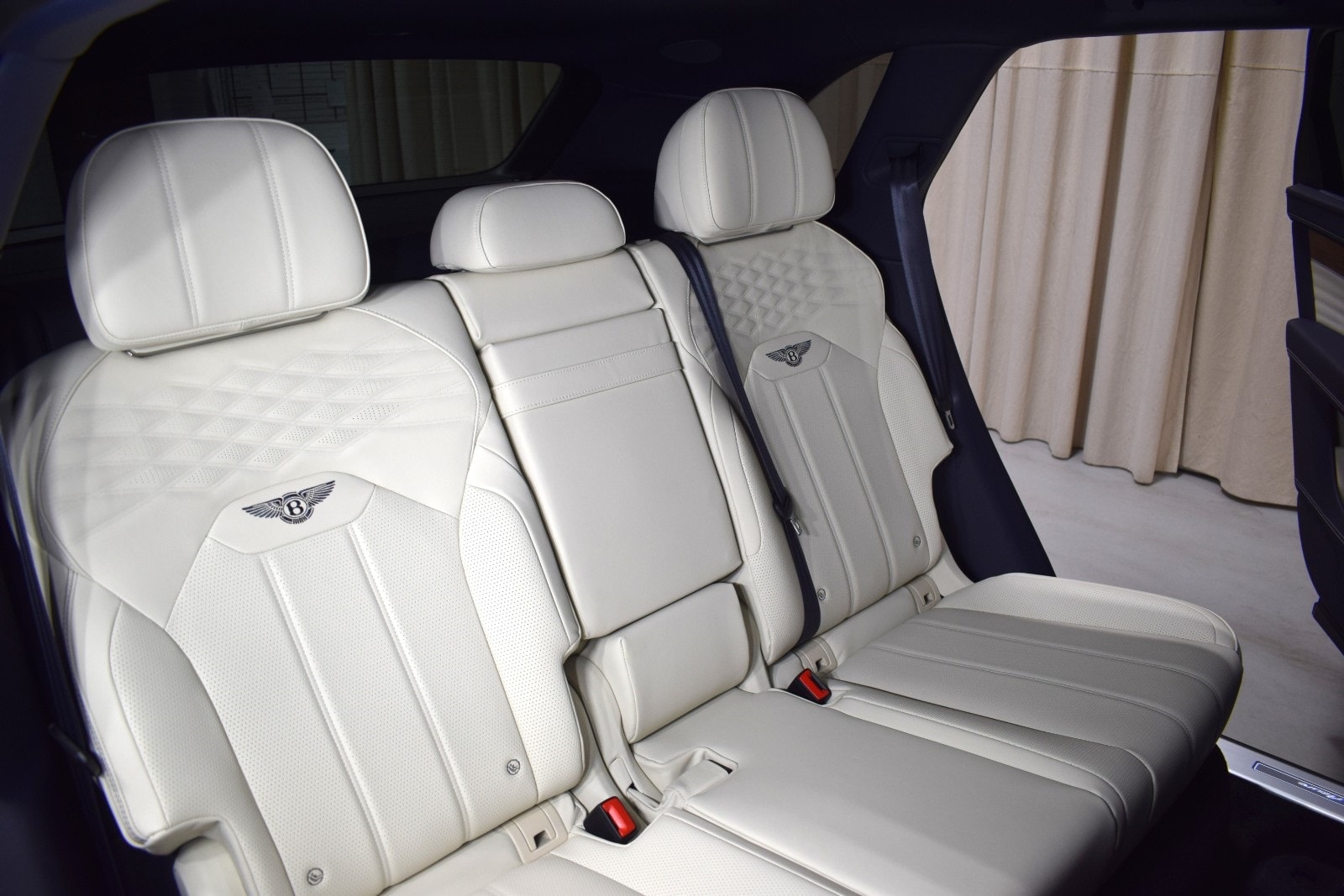 Thumbnail: 2024 Bentley Bentayga - 20