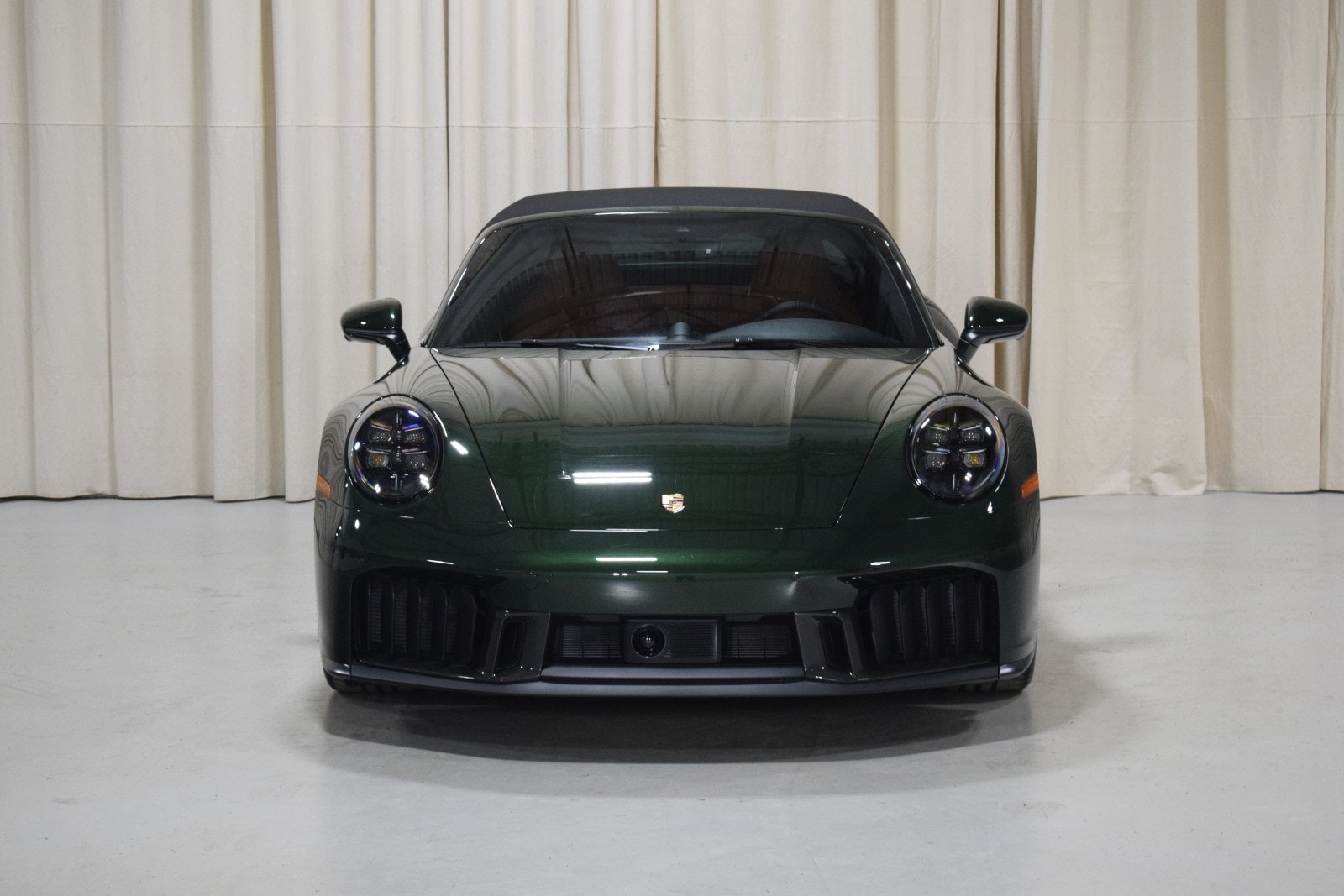 Thumbnail: 2026 Porsche 911 - 8