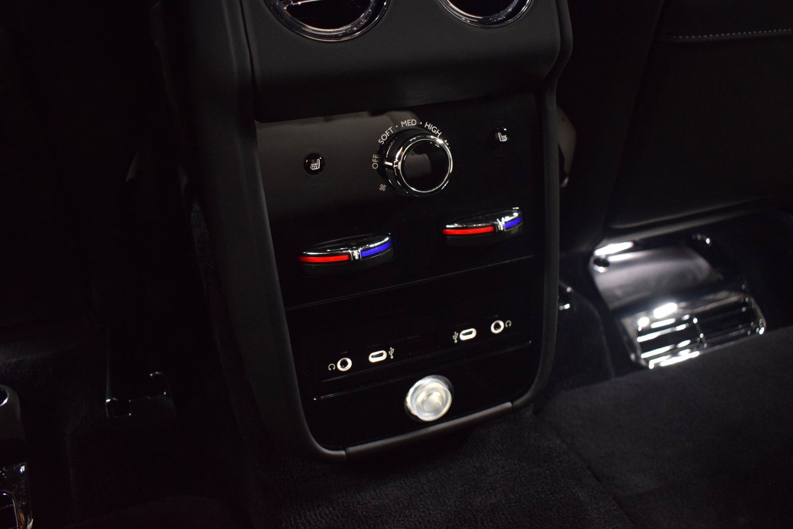 Thumbnail: 2026 Rolls-Royce Cullinan - 22