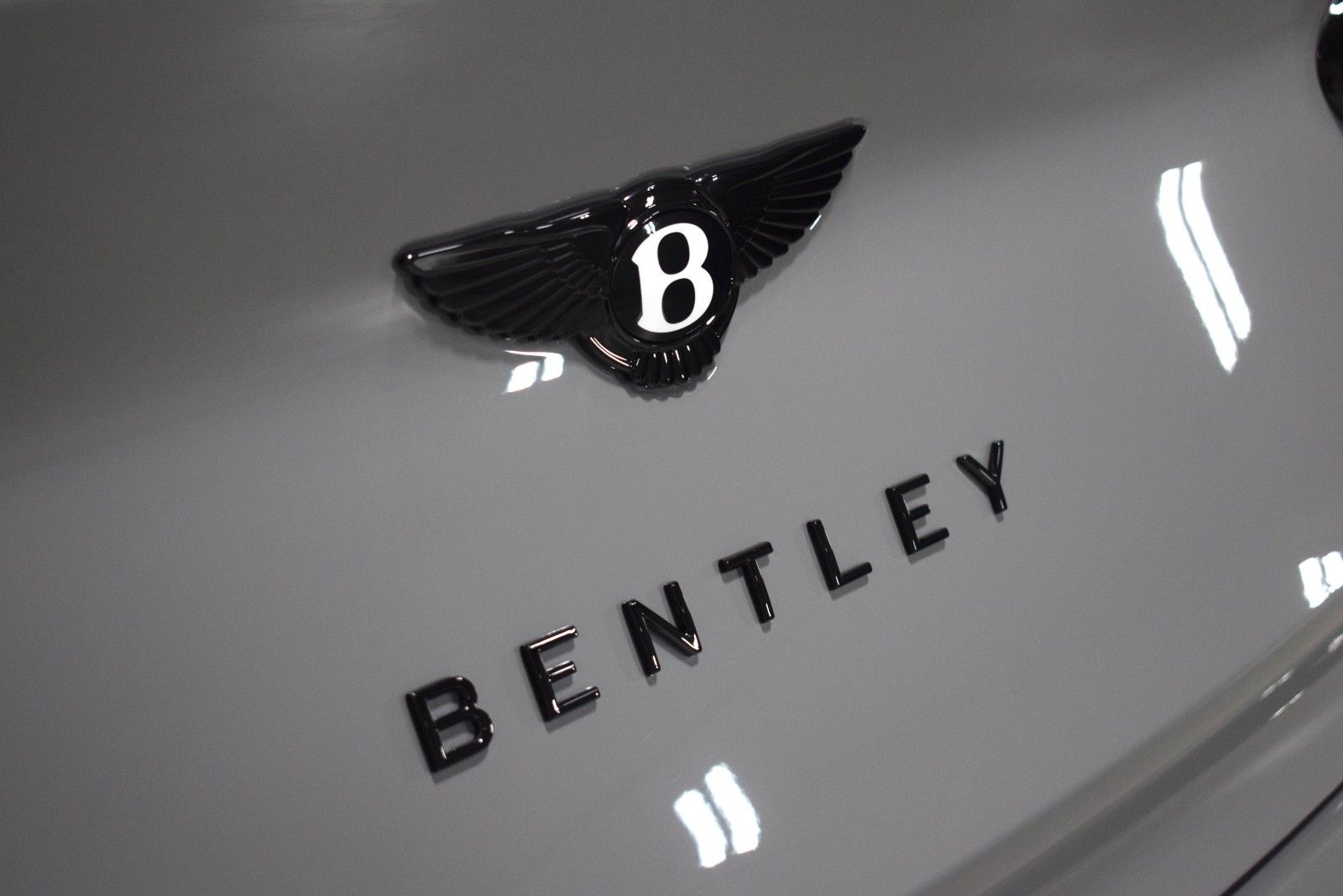 Thumbnail: 2026 Bentley Bentayga - 15