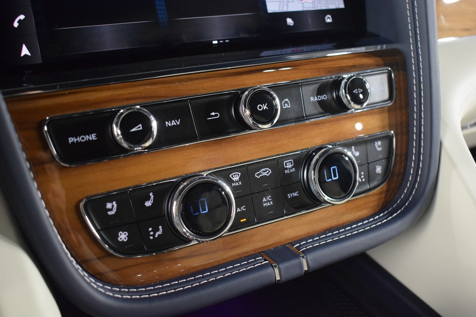 Thumbnail: 2024 Bentley Bentayga - 35
