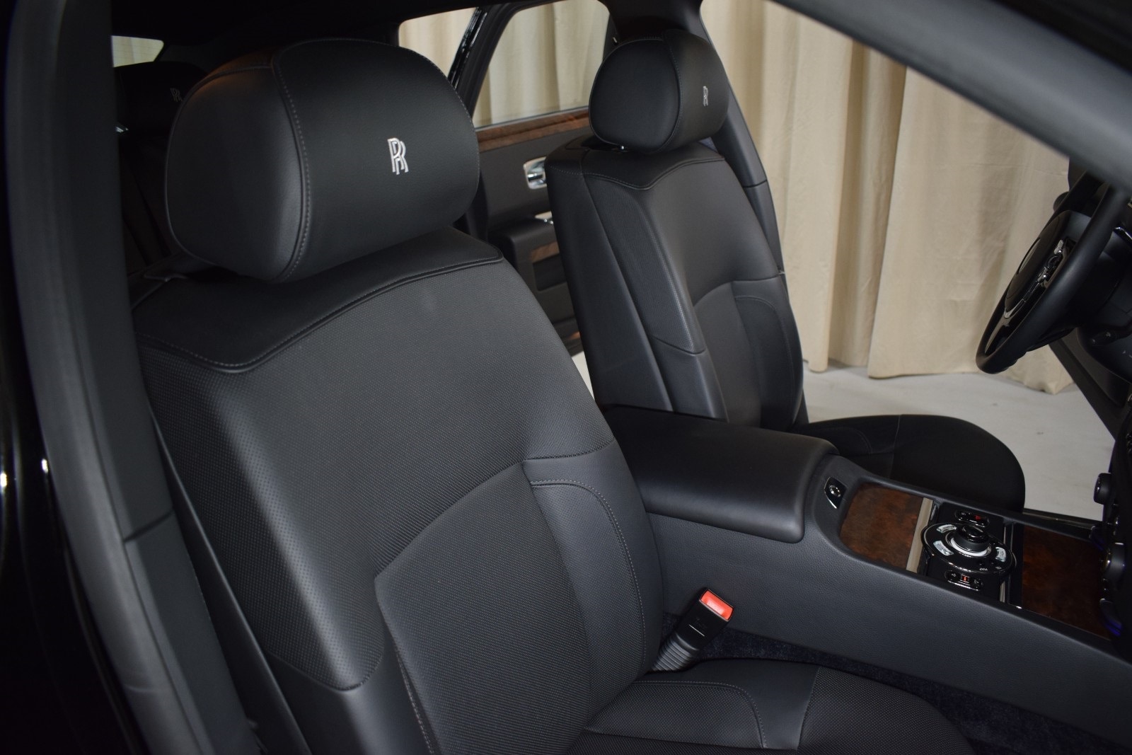 Thumbnail: 2012 Rolls-Royce Ghost - 26