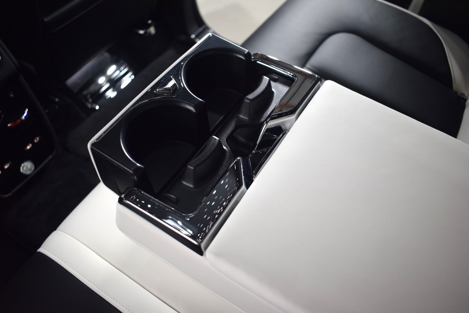 Thumbnail: 2026 Rolls-Royce Cullinan - 23