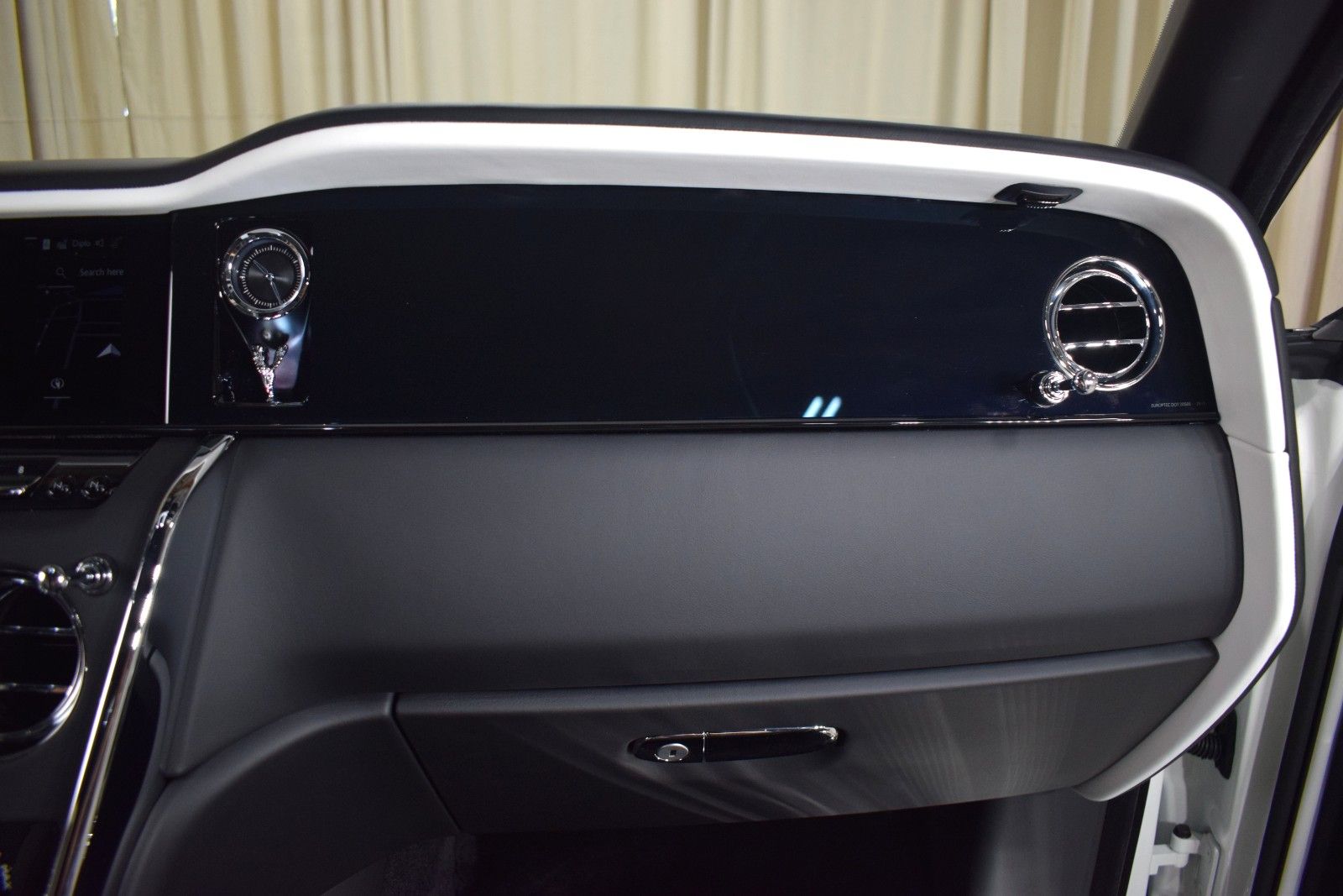 Thumbnail: 2026 Rolls-Royce Cullinan - 27