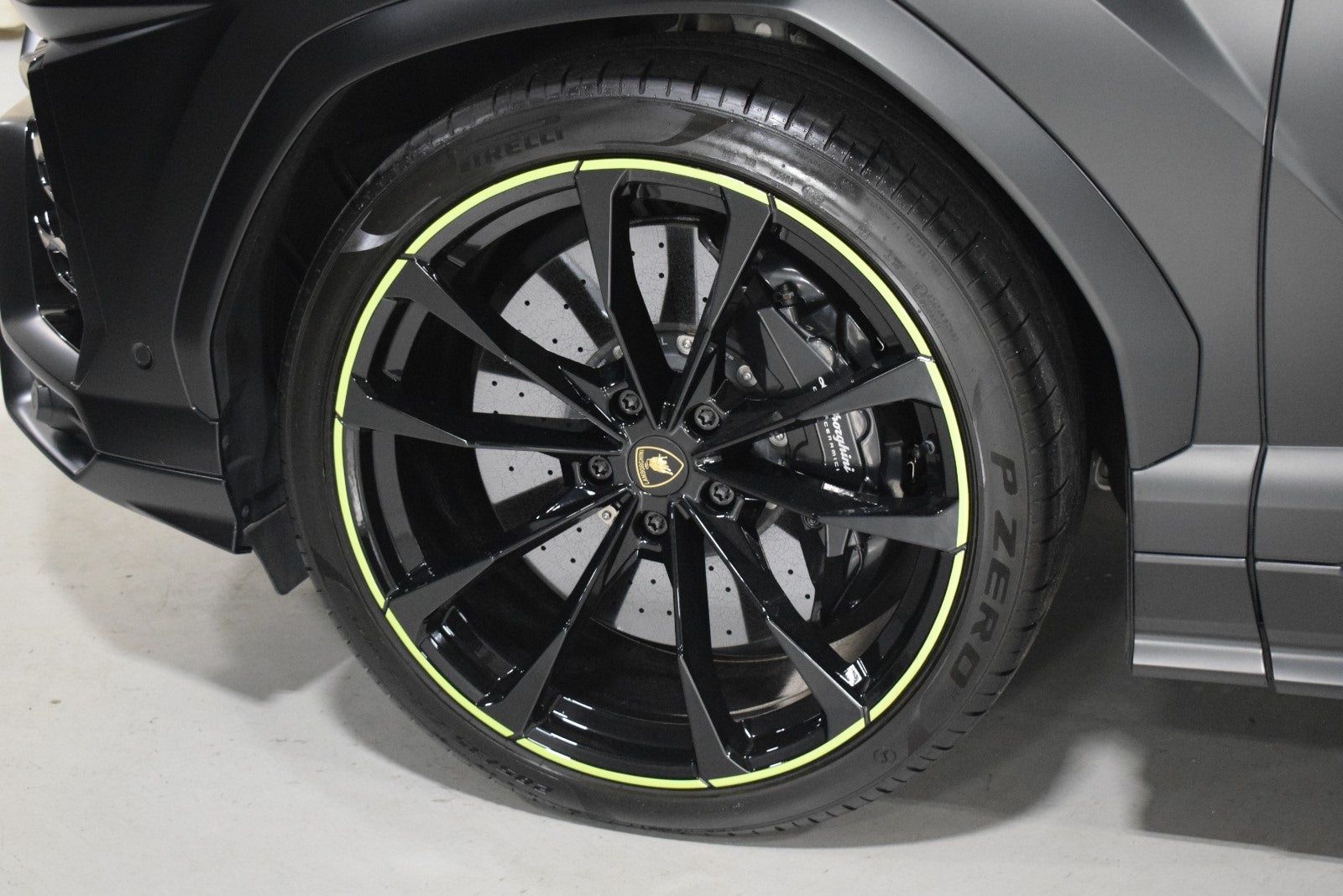 Thumbnail: 2022 Lamborghini Urus - 5