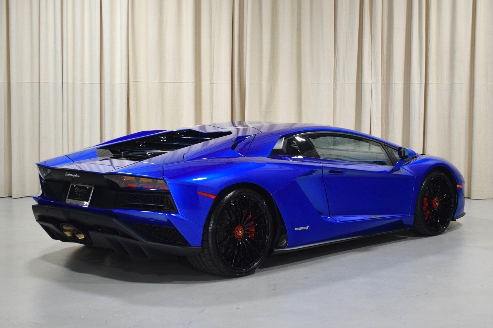 Thumbnail: 2019 Lamborghini Aventador - 10