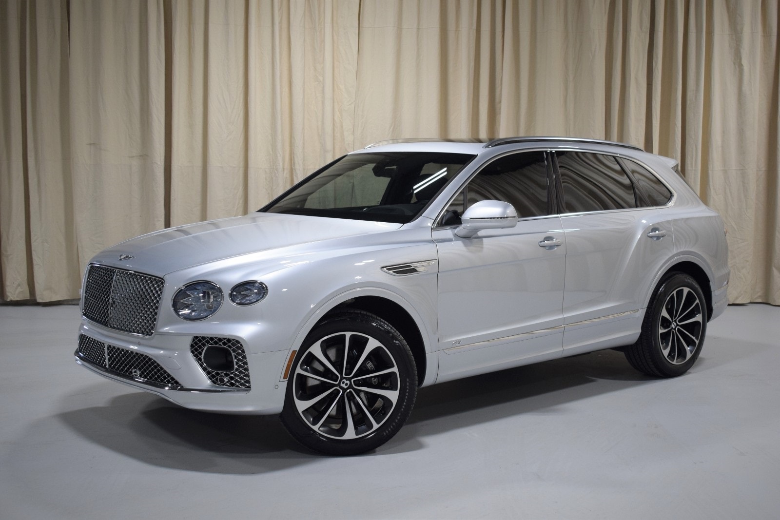 2021 Bentley Bentayga  -
                Troy, MI