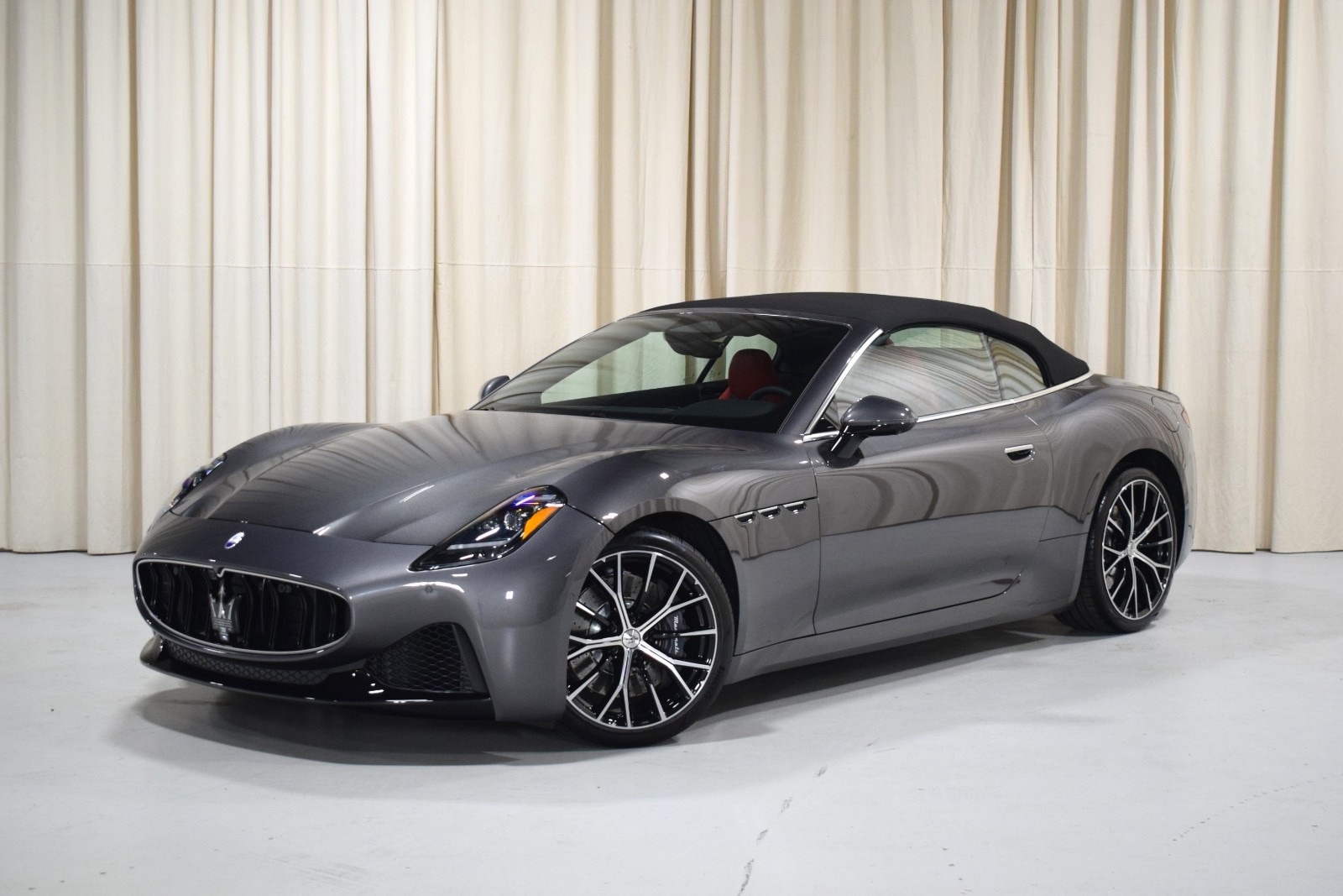 2026 Maserati Grancabrio Convertible's photo