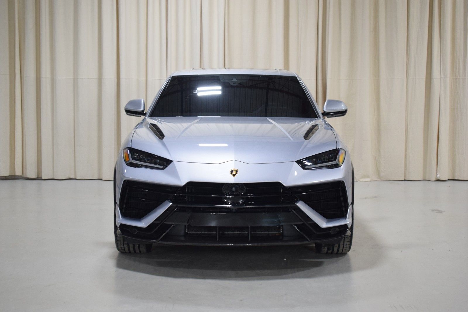 Thumbnail: 2024 Lamborghini Urus - 8