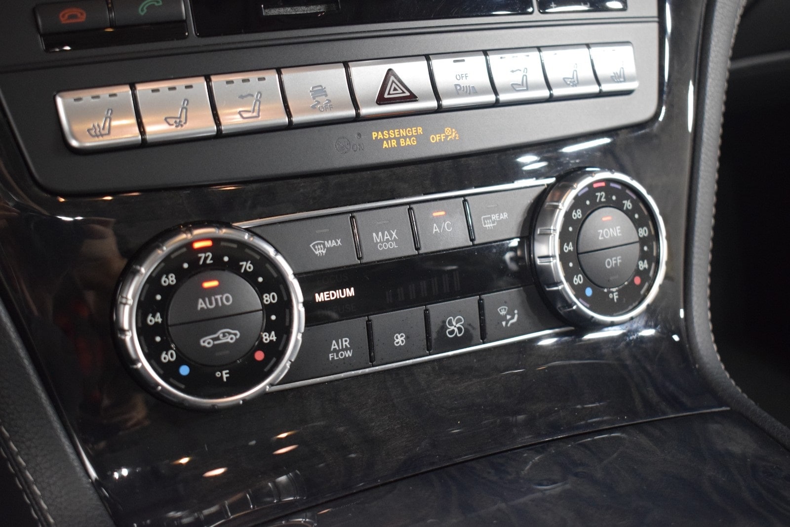 Thumbnail: 2013 Mercedes-Benz SL-Class - 33