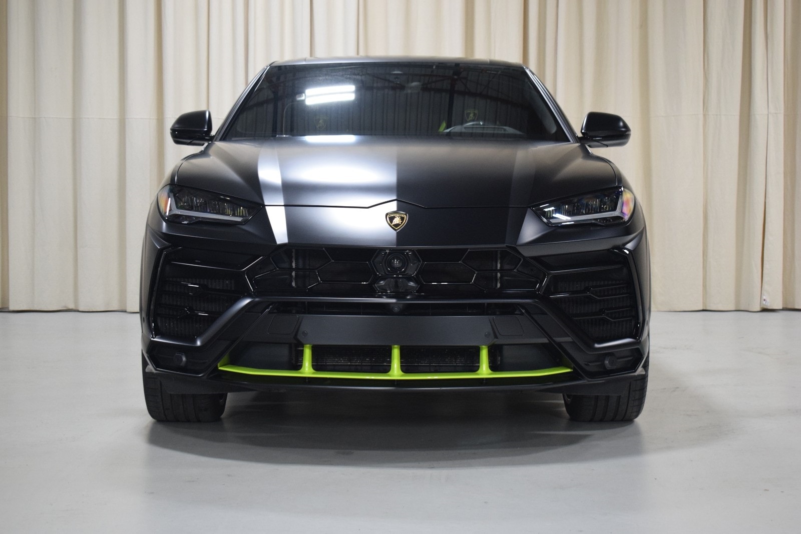 Thumbnail: 2022 Lamborghini Urus - 8