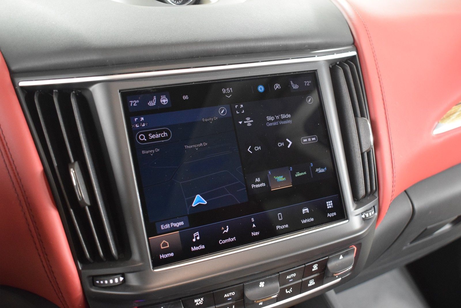 Thumbnail: 2022 Maserati Levante - 33