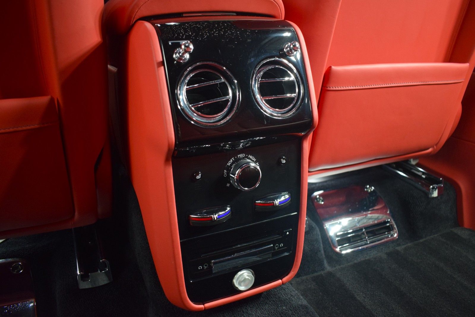 Thumbnail: 2022 Rolls-Royce Cullinan - 21