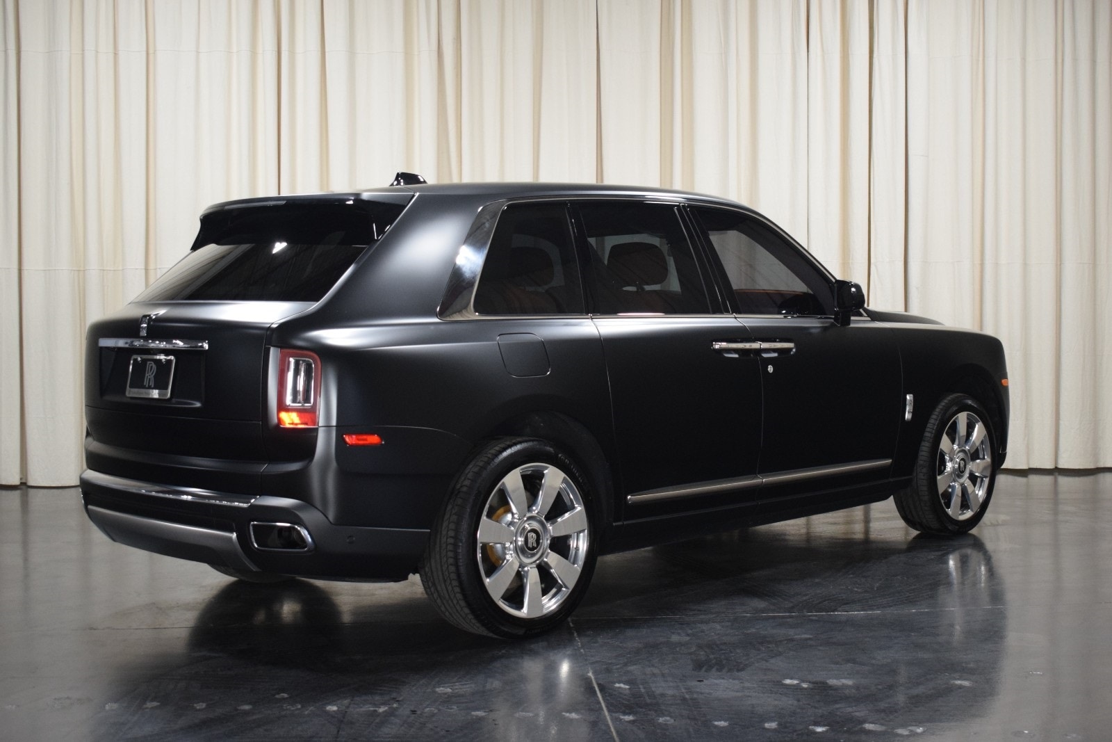 Certified 2021 Rolls-Royce Cullinan Base with VIN SLATV4C01MU207018 for sale in Troy, MI