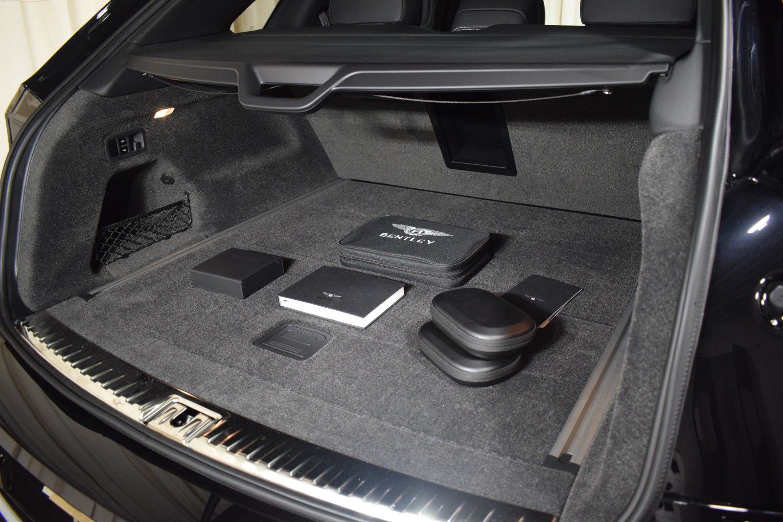 Thumbnail: 2024 Bentley Bentayga - 49