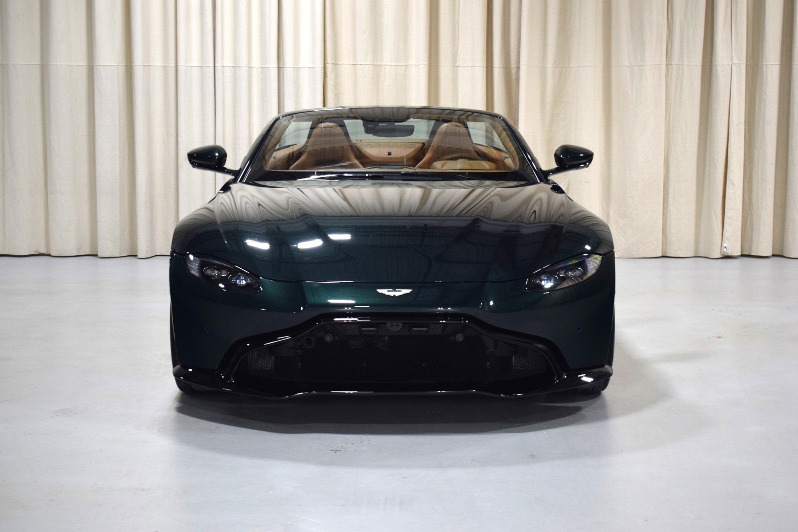 2021 Aston Martin Vantage  9