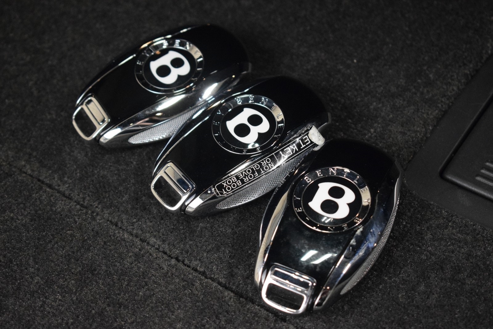 Thumbnail: 2024 Bentley Bentayga - 38