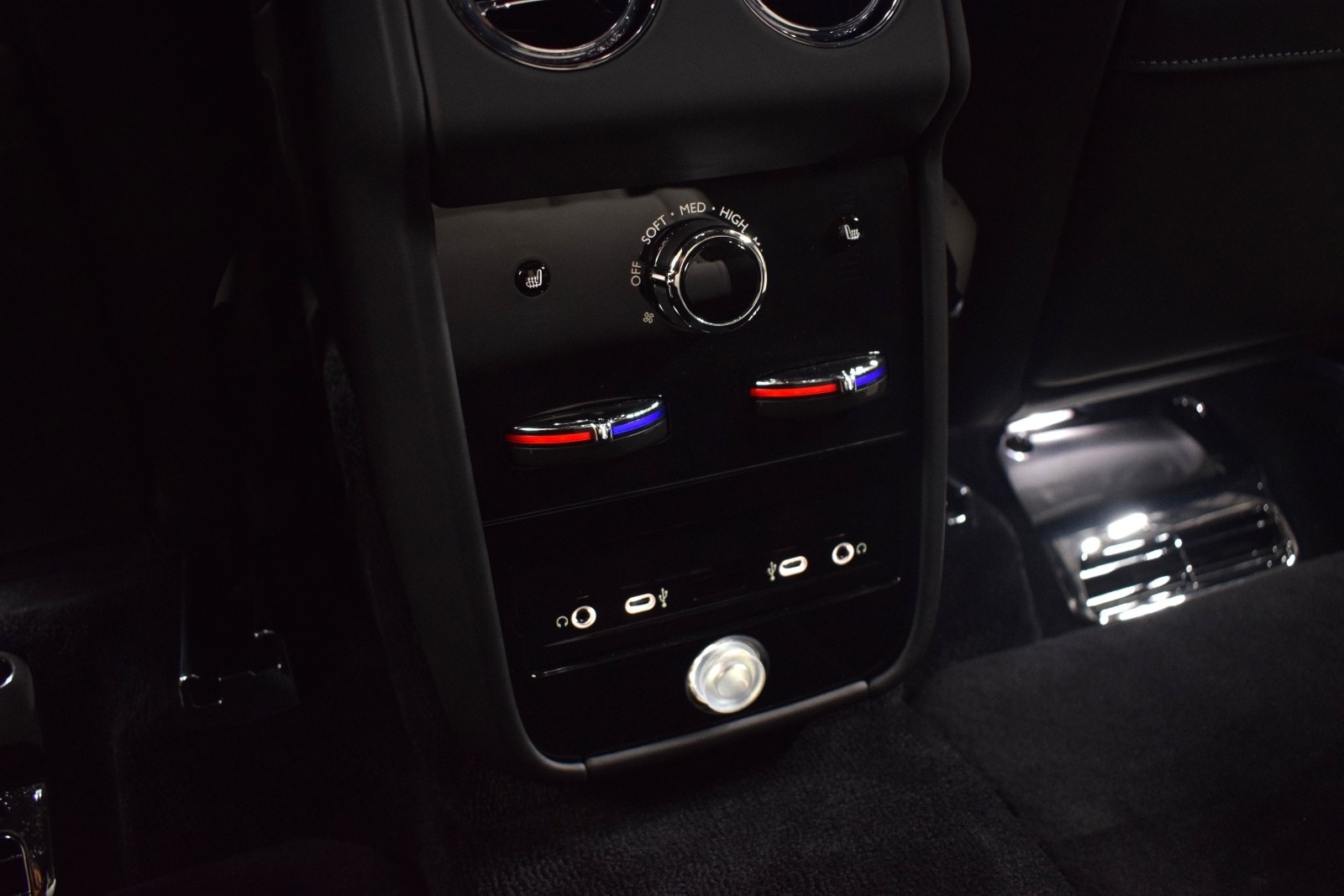 Thumbnail: 2026 Rolls-Royce Cullinan - 22