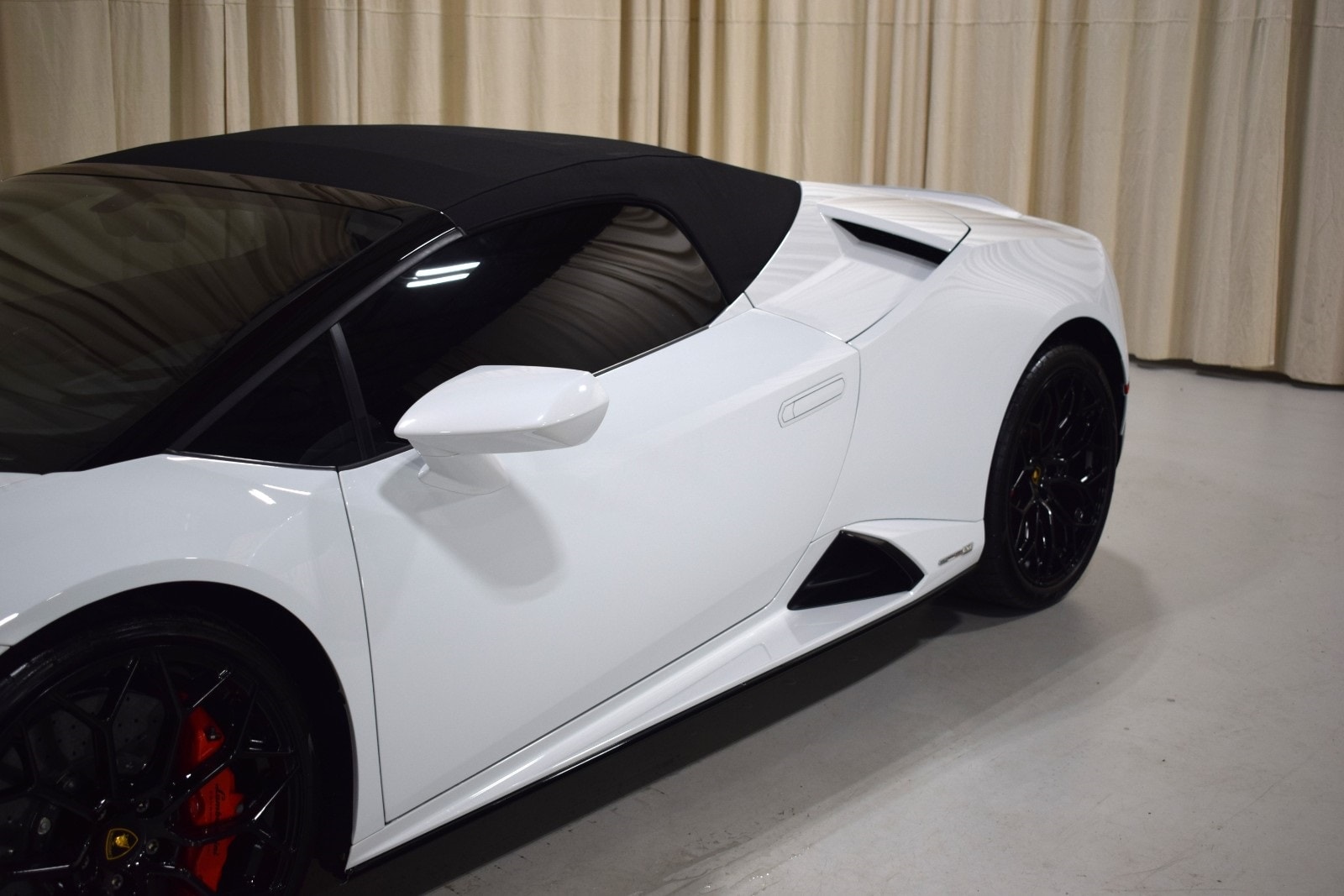 Thumbnail: 2023 Lamborghini Huracan - 3