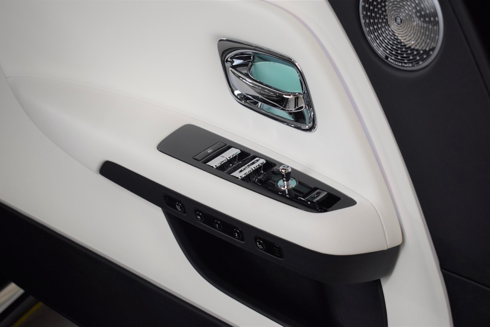 Thumbnail: 2024 Rolls-Royce Spectre - 38