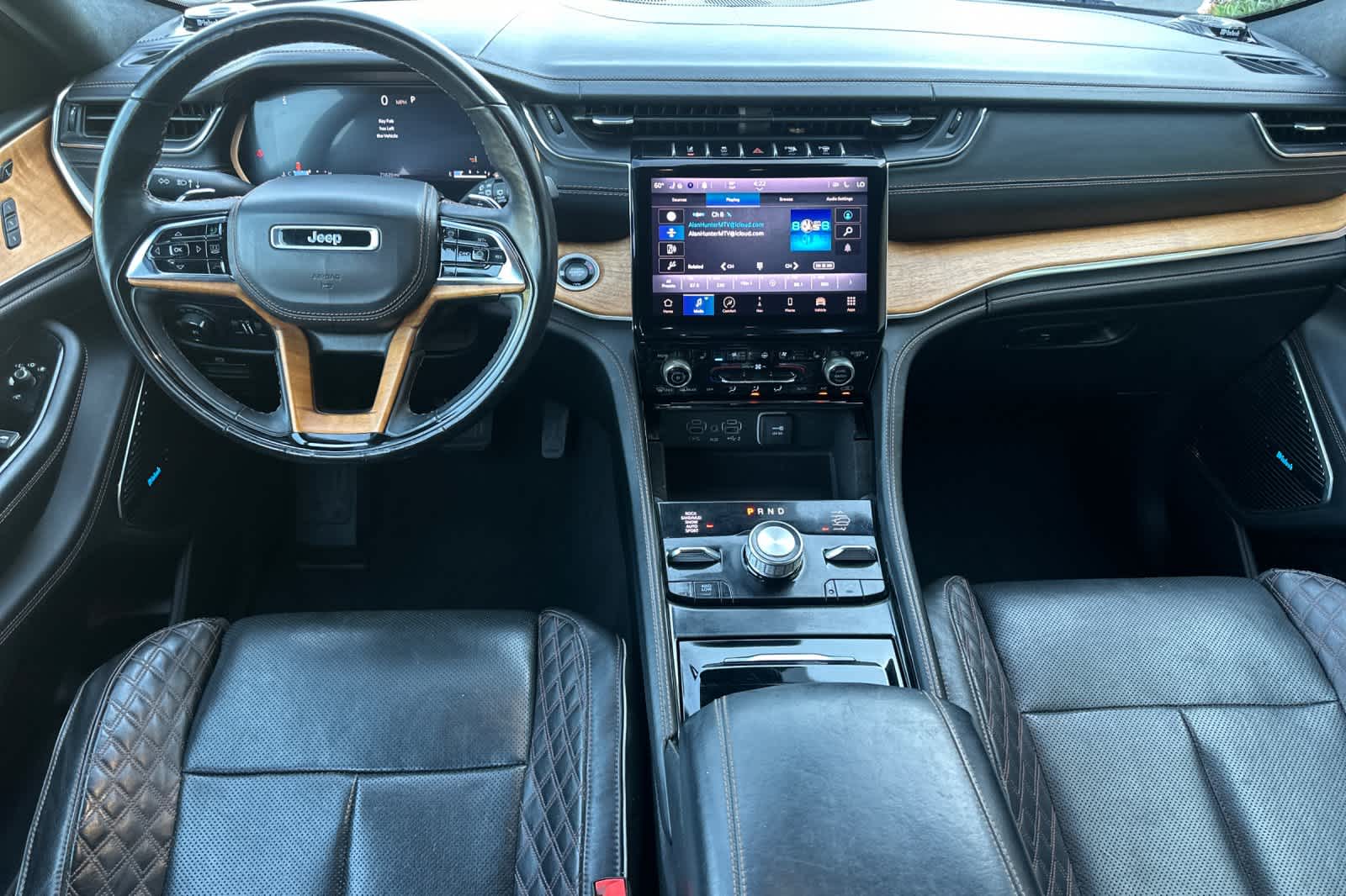 2021 Jeep Grand Cherokee L Summit photo 2