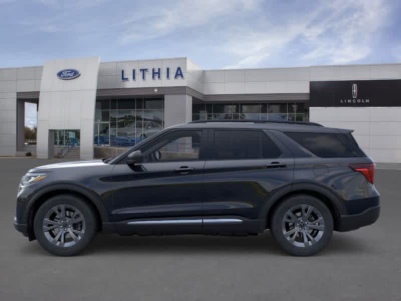 2025 Ford Explorer photo 2